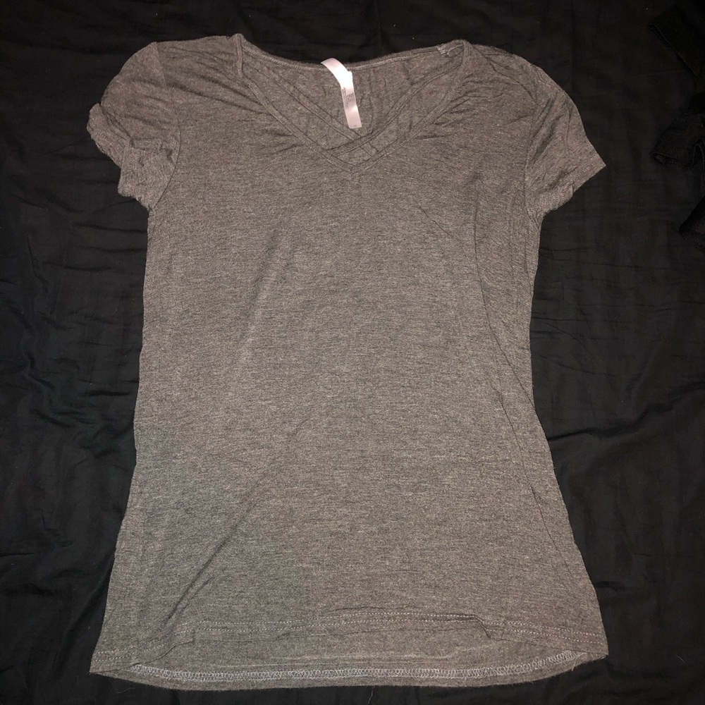 Grey t shirt